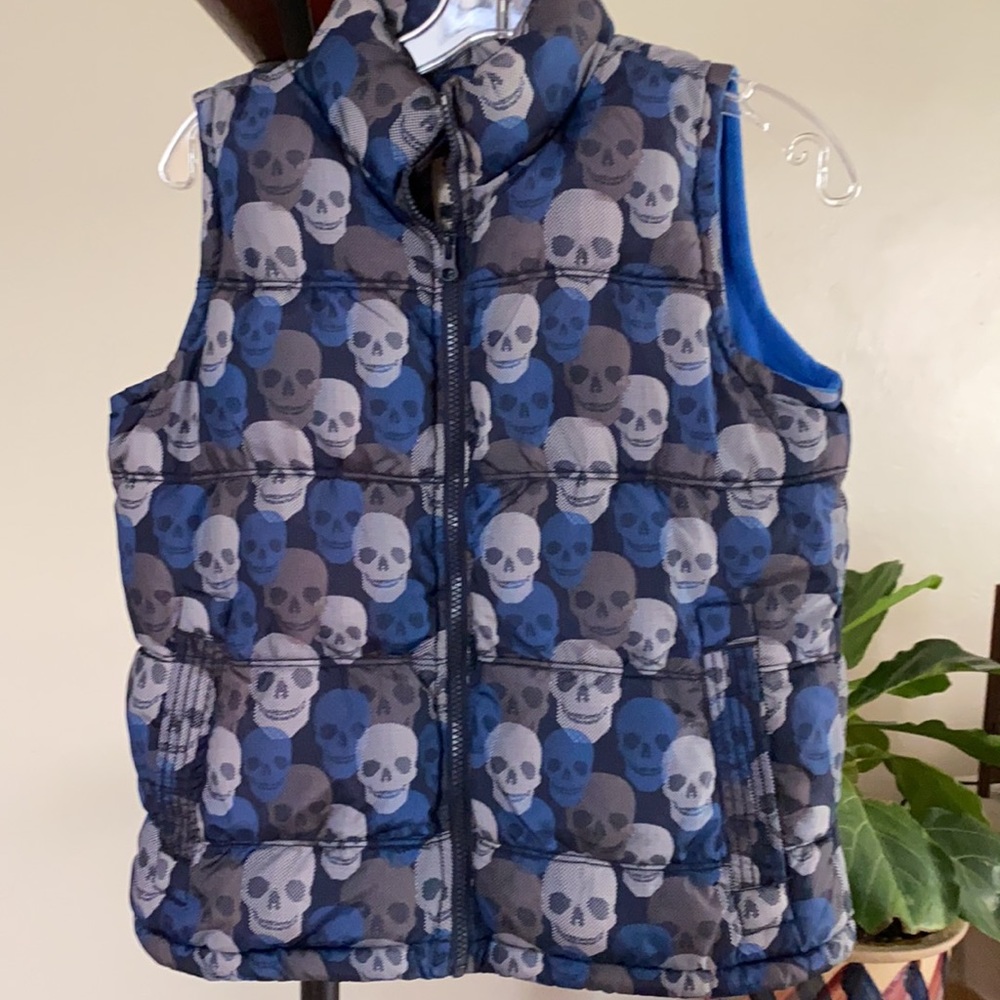 Old Navy boys puffer vest  - SIZE MEDIUM